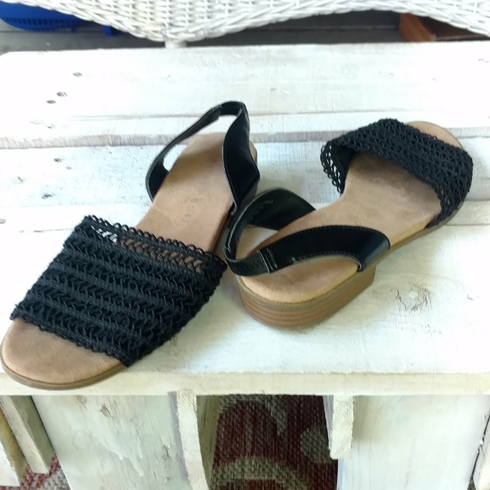 Karen Scott sandals